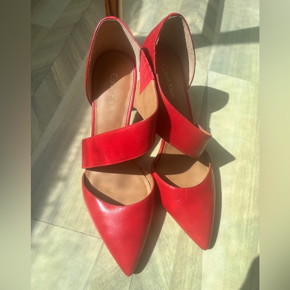 Calvin Klein Women Wrap Heel Red  Patent Leather Gella Slip On Pumps Sz 6.5 - Picture 6 of 6